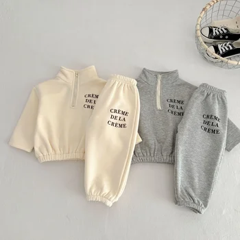 Комплект детской одежды Осень-зима 2023, новая модная флисовая толстовка с надписью для мальчиков и девочек в корейском стиле, комплект из двух предметов